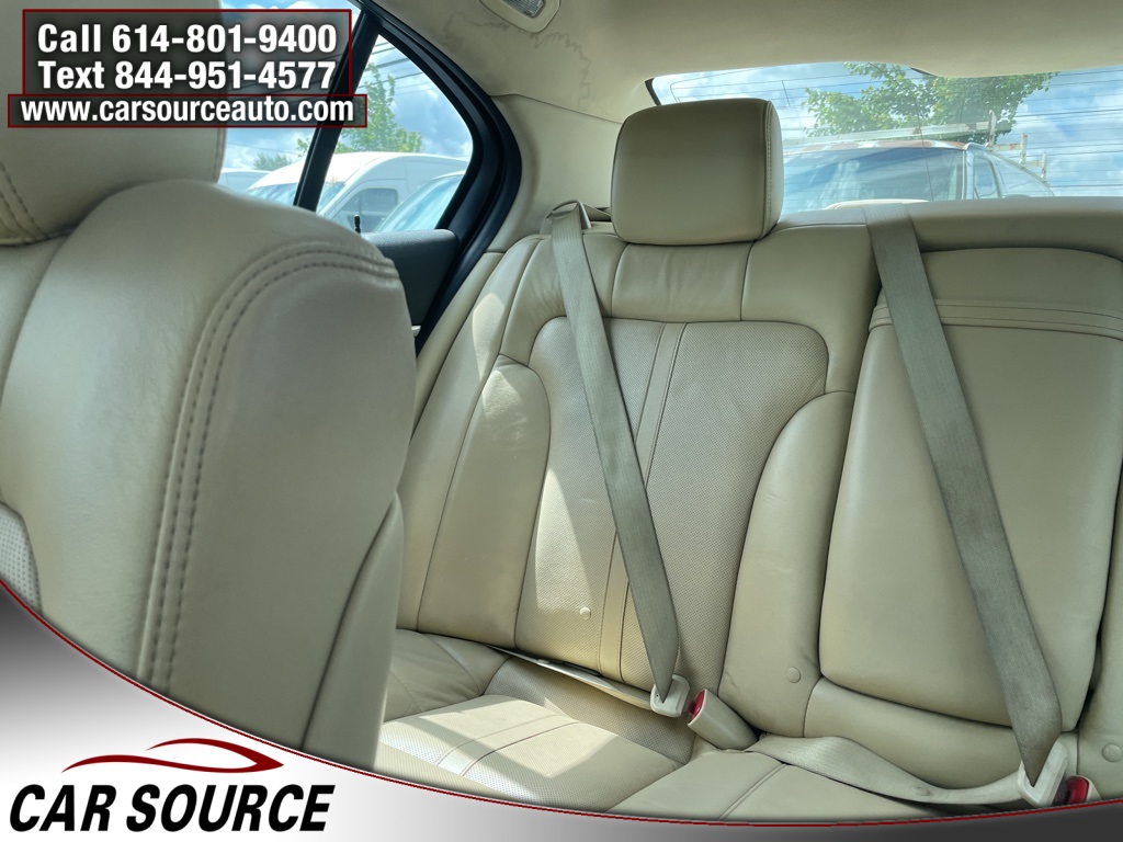 Vehicle image 22 of 25