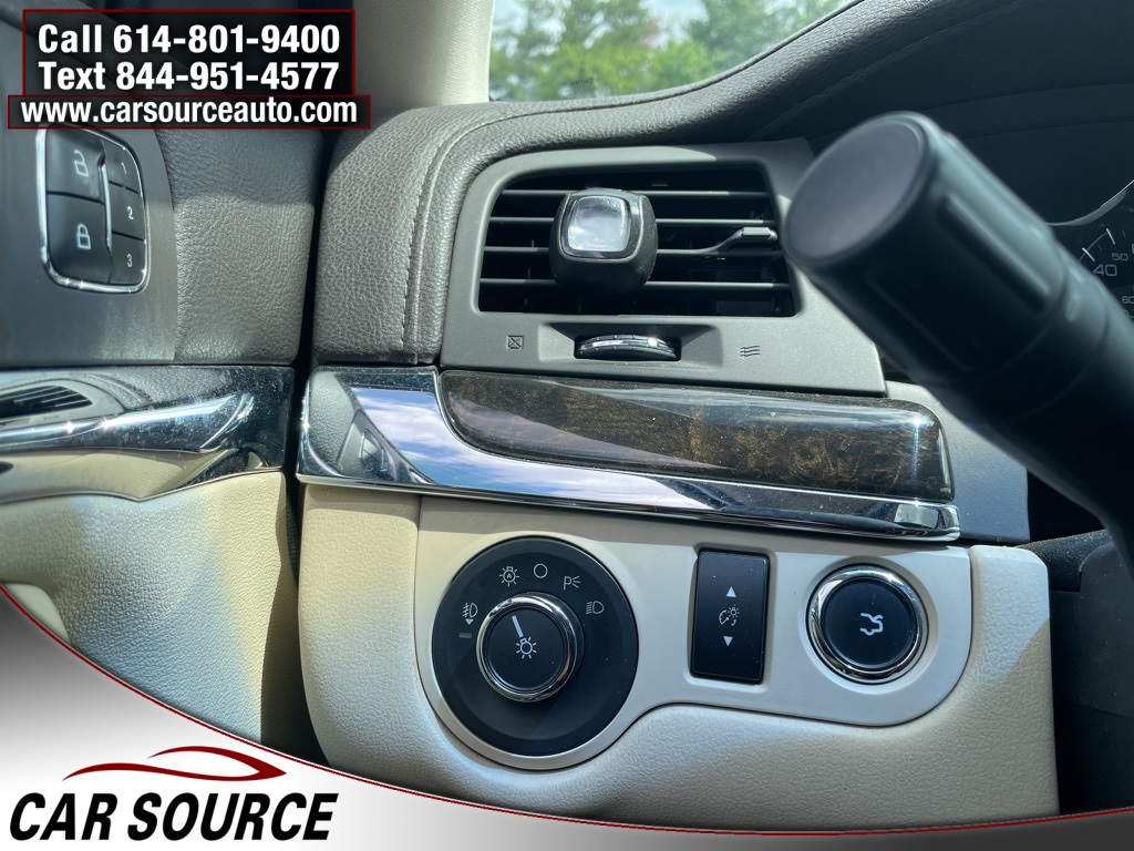 Vehicle image 16 of 25