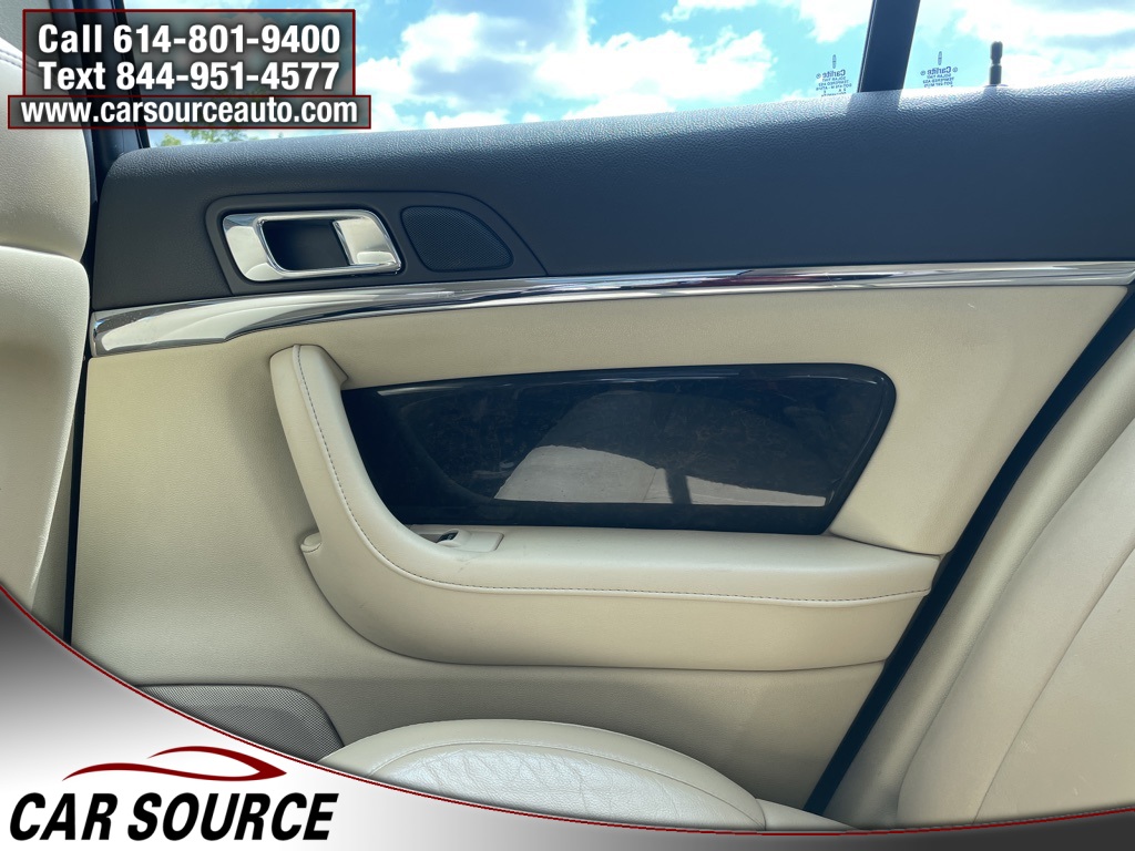Vehicle image 11 of 25