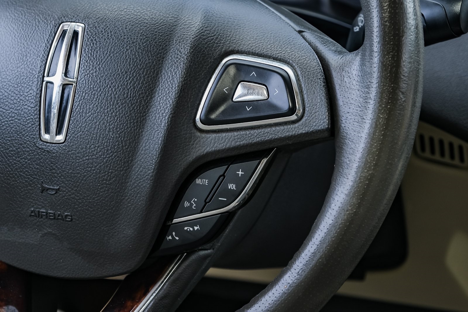 Vehicle image 17 of 55