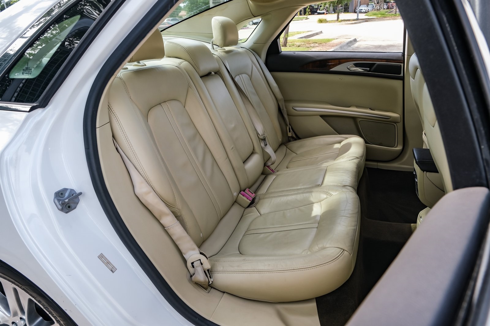 Vehicle image 33 of 55