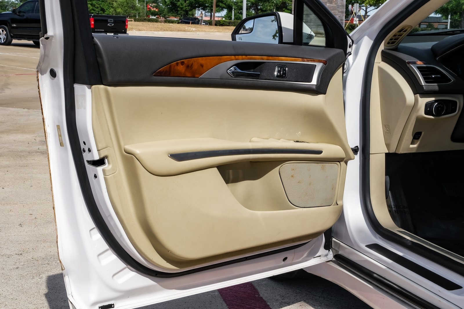 Vehicle image 39 of 55