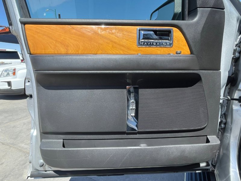 Vehicle image 21 of 21