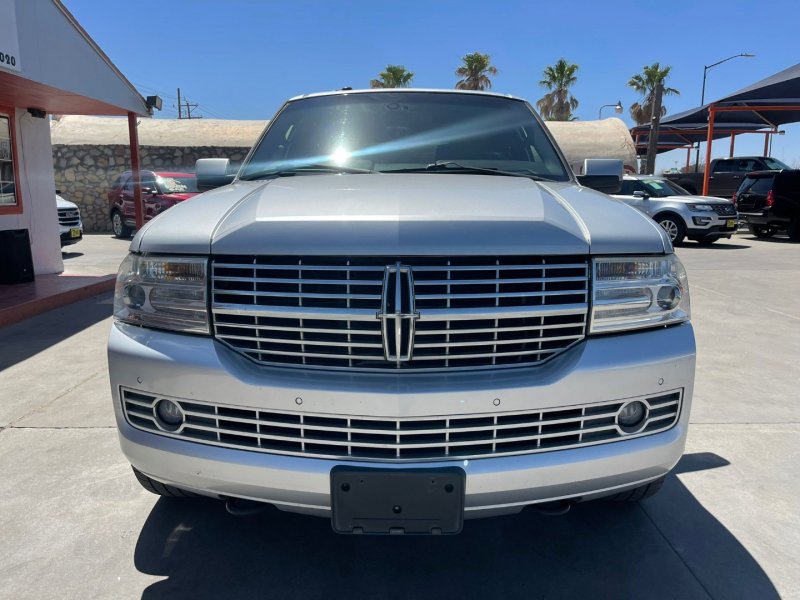 Vehicle image 8 of 21