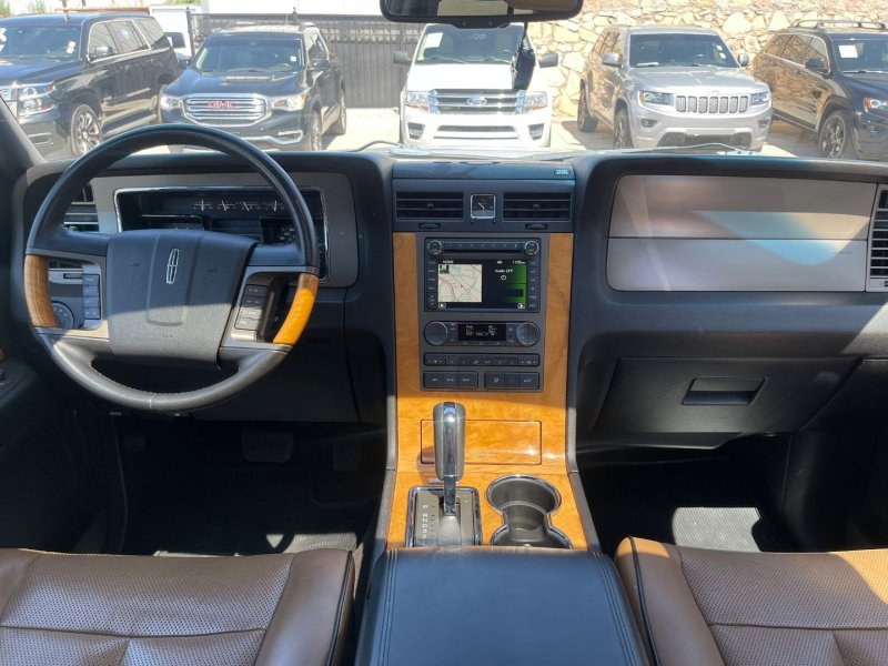 Vehicle image 15 of 21