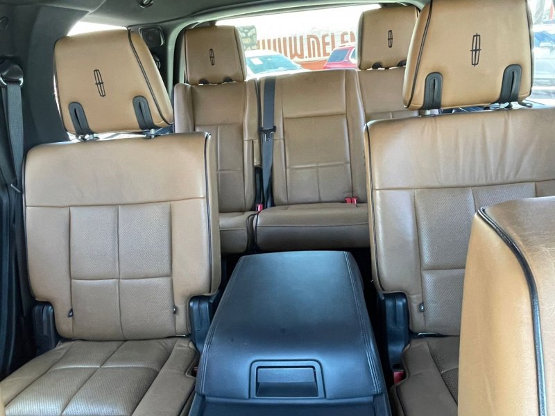 Vehicle image 19 of 21