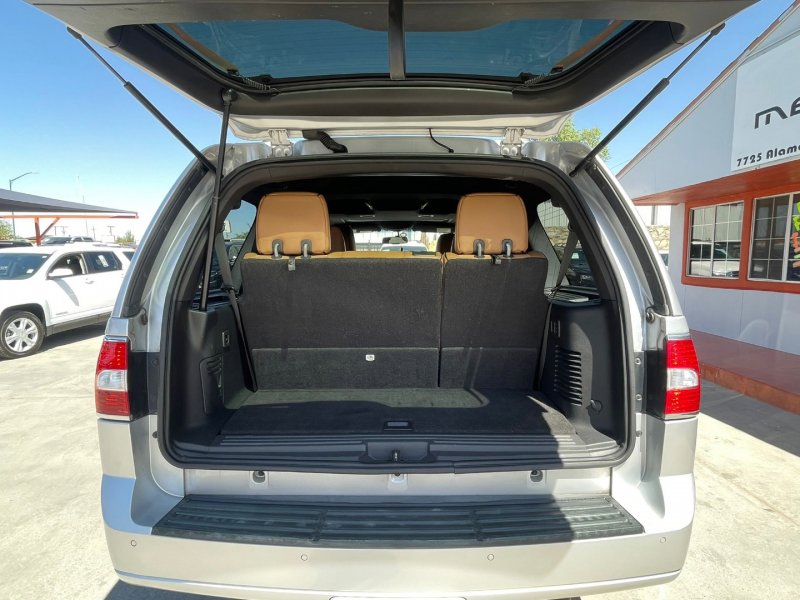 Vehicle image 20 of 21