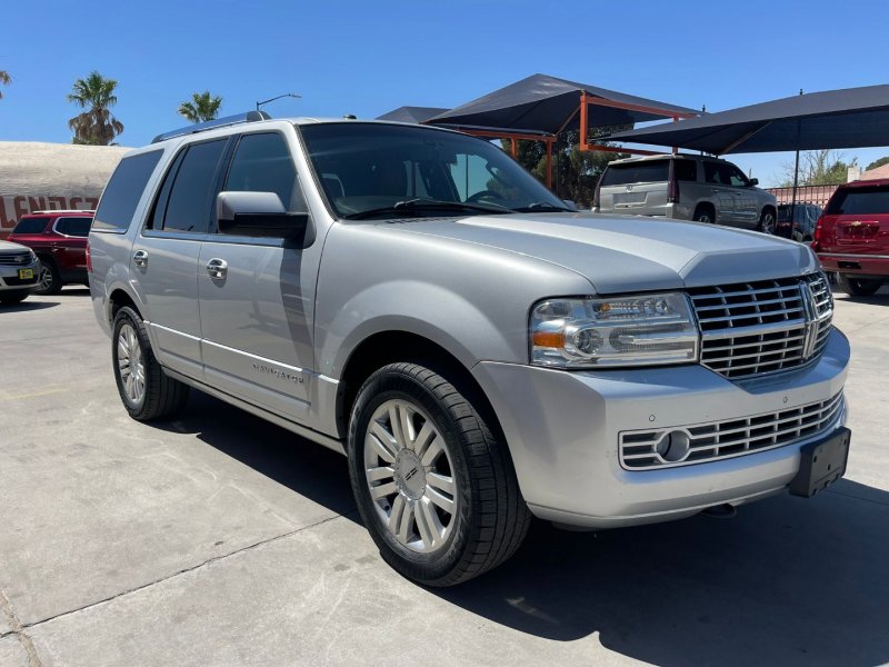 Vehicle image 7 of 21