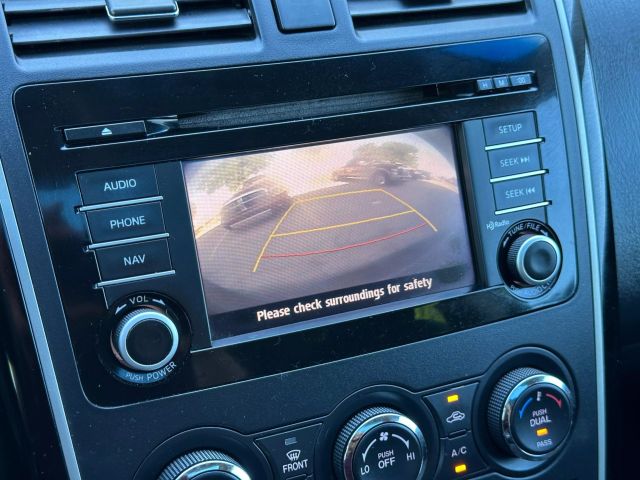 Vehicle image 32 of 48
