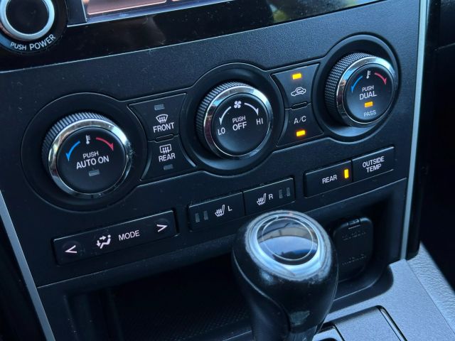 Vehicle image 33 of 48