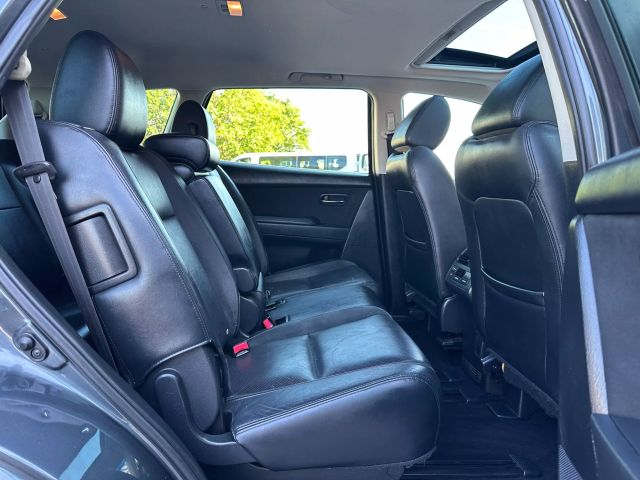 Vehicle image 25 of 48