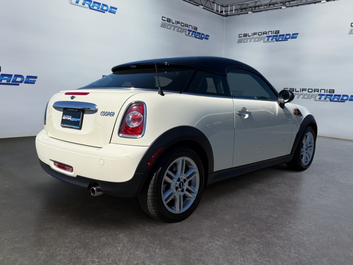 Vehicle image 6 of 19