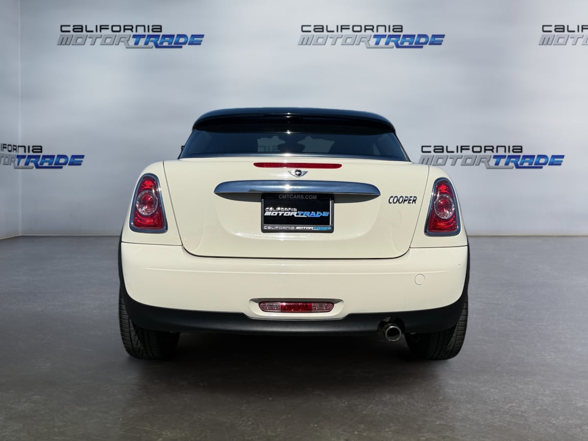 Vehicle image 7 of 19