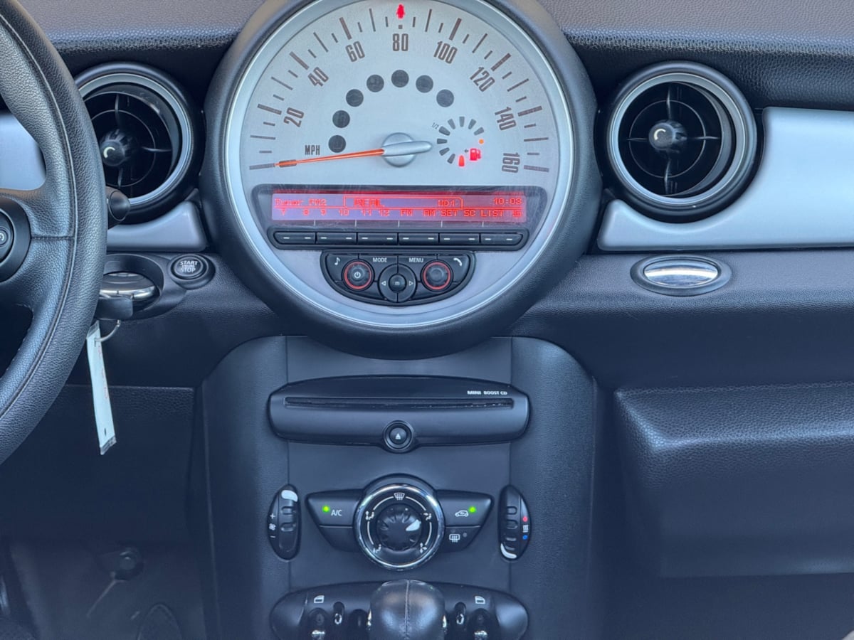 Vehicle image 18 of 19