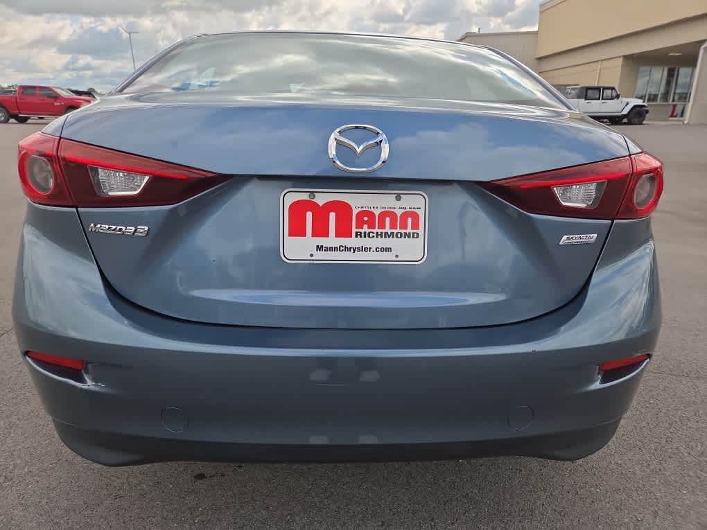 Vehicle image 4 of 16