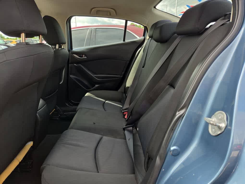Vehicle image 14 of 16