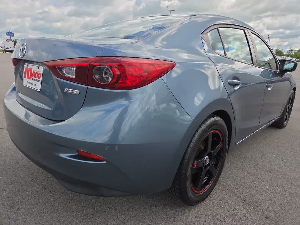Vehicle image 3 of 16