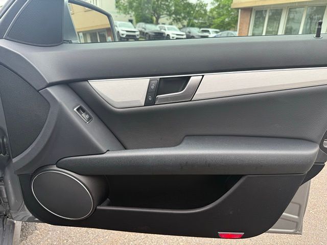 Vehicle image 34 of 53