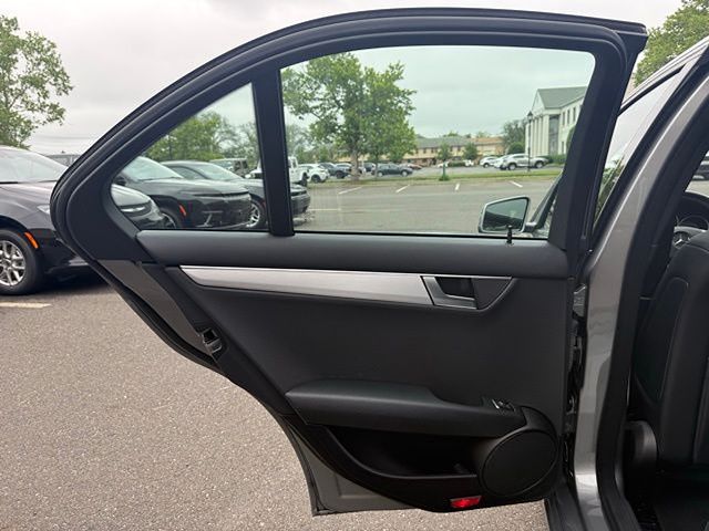 Vehicle image 27 of 53