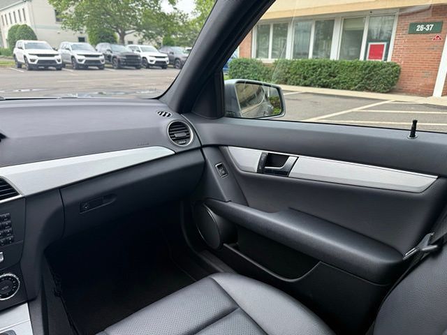 Vehicle image 40 of 53