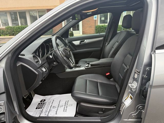Vehicle image 26 of 53
