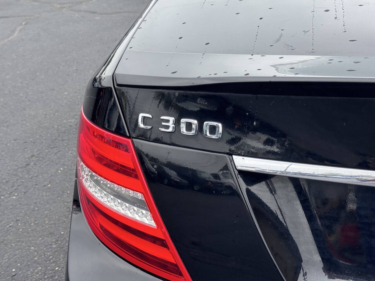 Vehicle image 28 of 31
