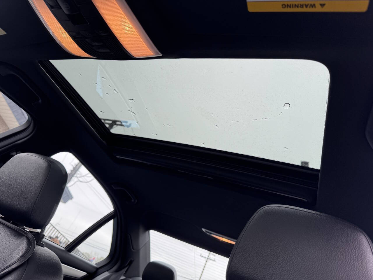 Vehicle image 11 of 31
