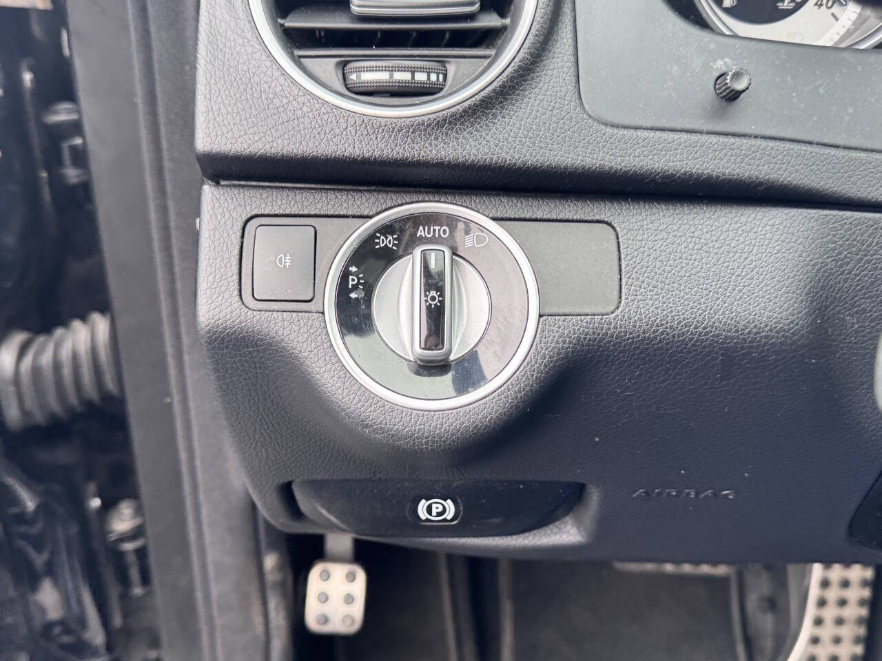 Vehicle image 24 of 31
