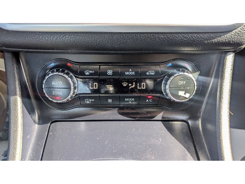 Vehicle image 26 of 29