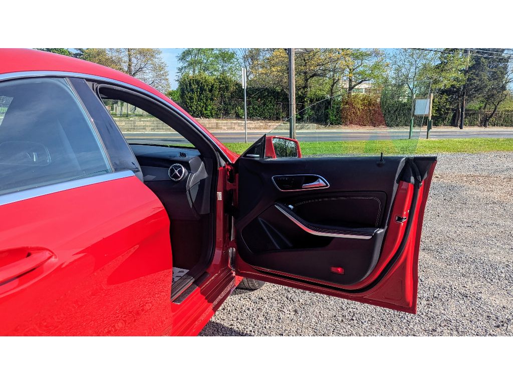 Vehicle image 11 of 29
