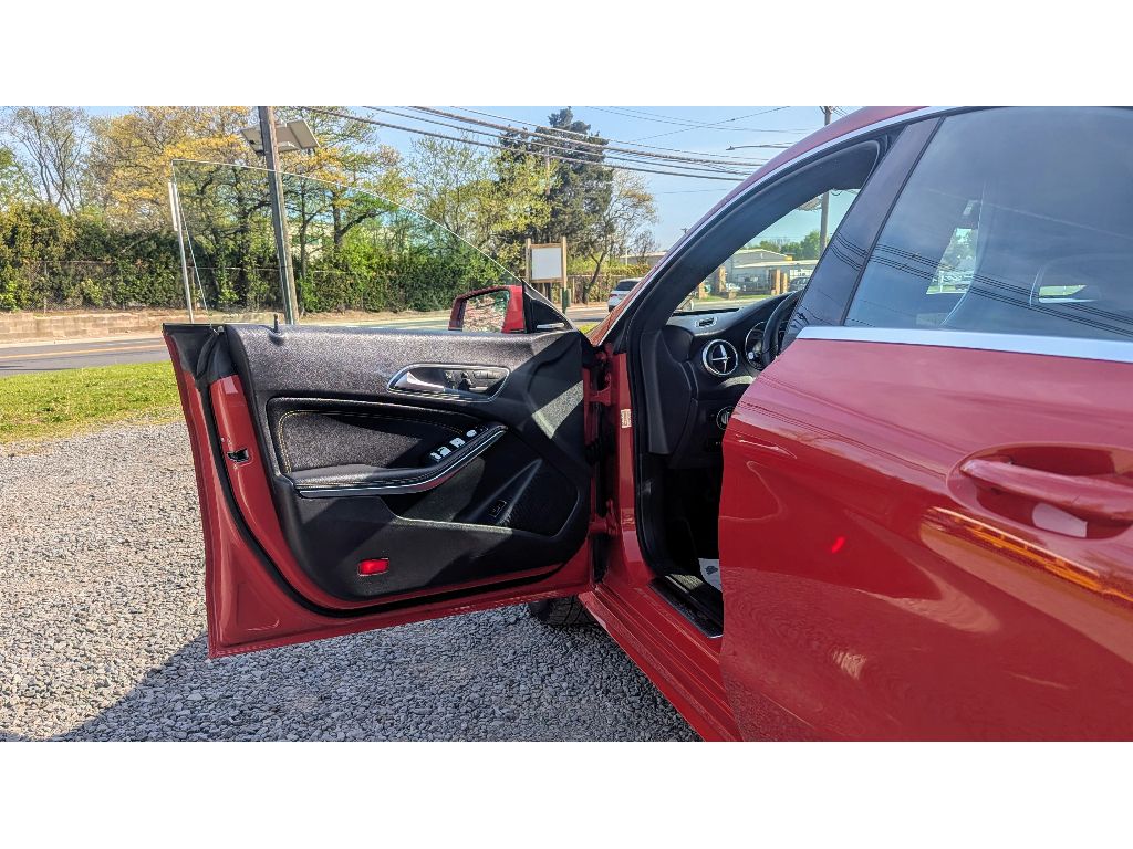 Vehicle image 9 of 29