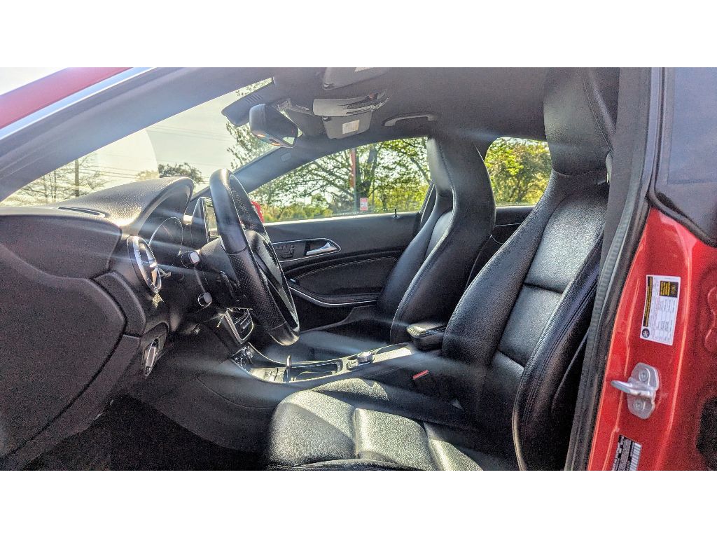 Vehicle image 14 of 29