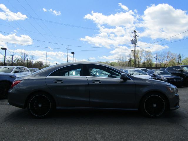 2014 Mercedes-Benz CLA 250 Image 3 of 29