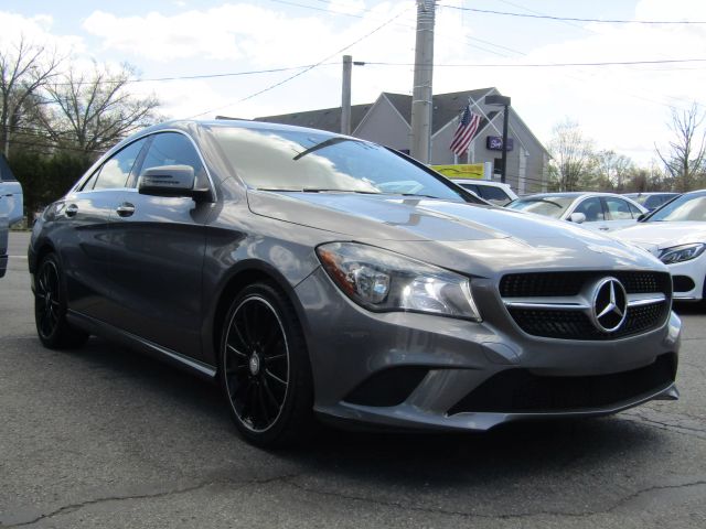 2014 Mercedes-Benz CLA 250 Image 2 of 29