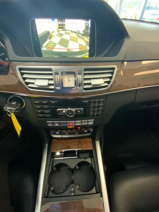 Vehicle image 11 of 13