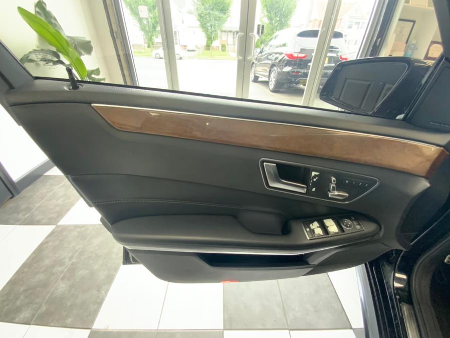 Vehicle image 6 of 13