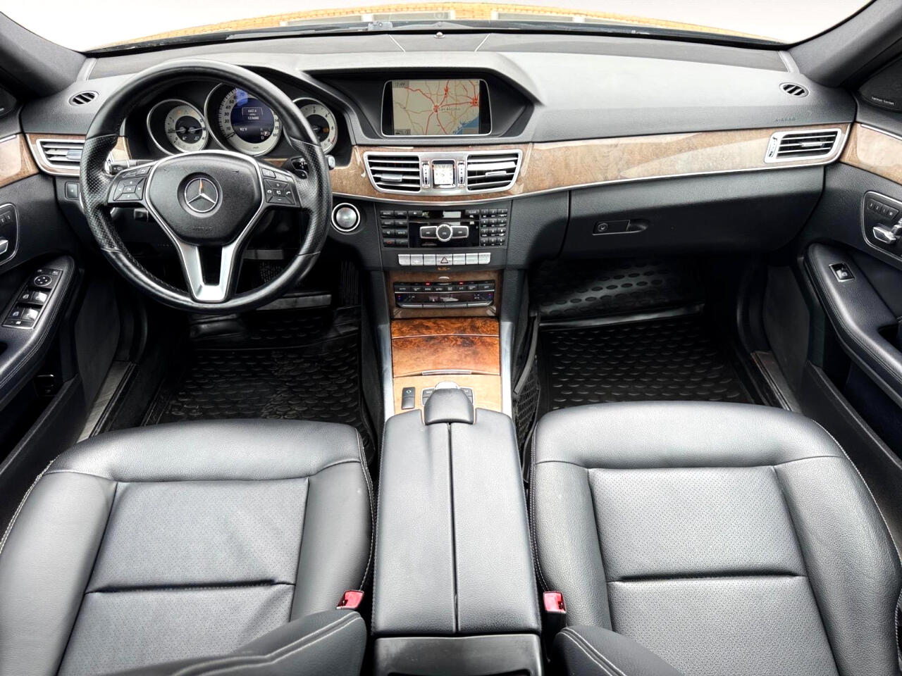 Vehicle image 24 of 28