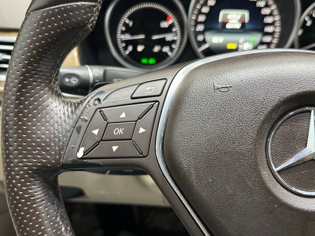 Vehicle image 22 of 39