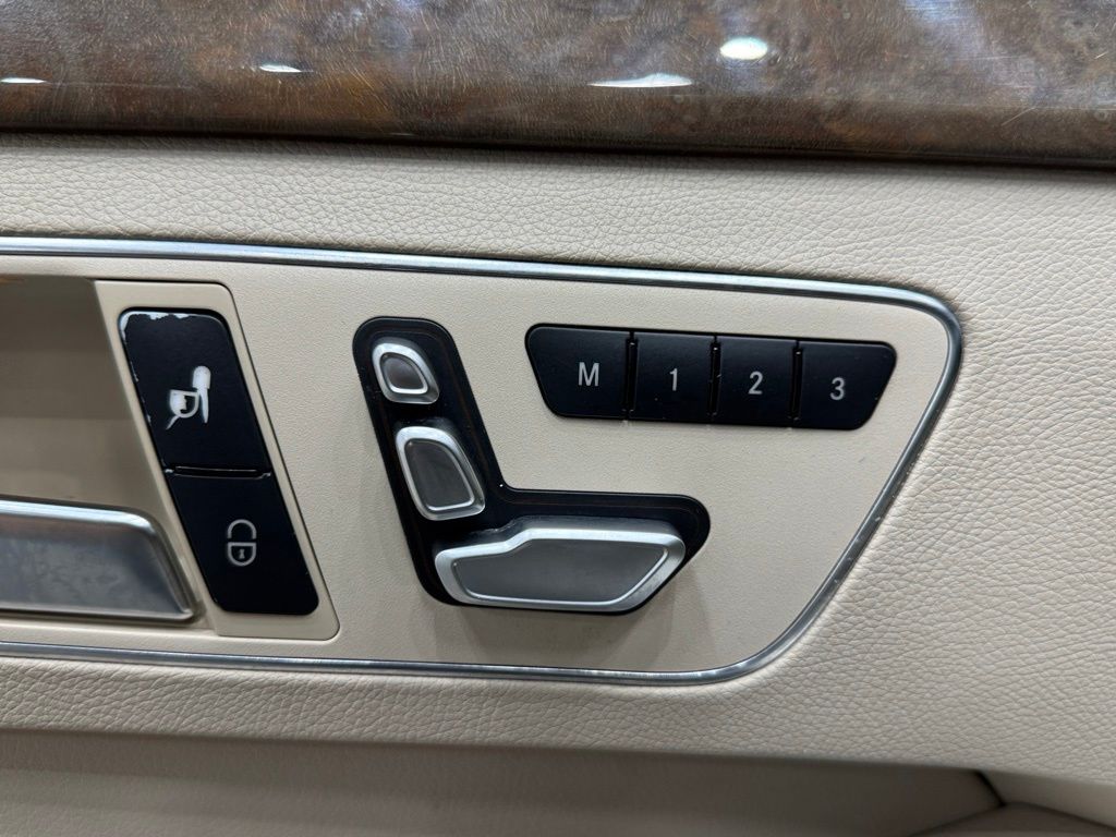 Vehicle image 19 of 39