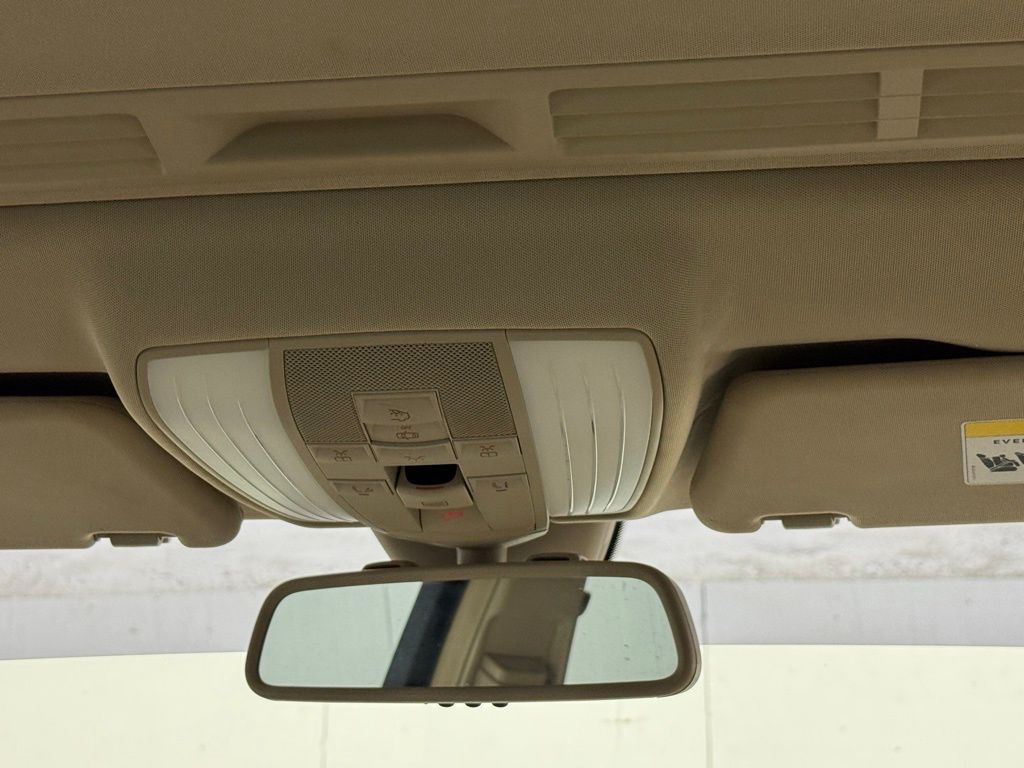 Vehicle image 25 of 39