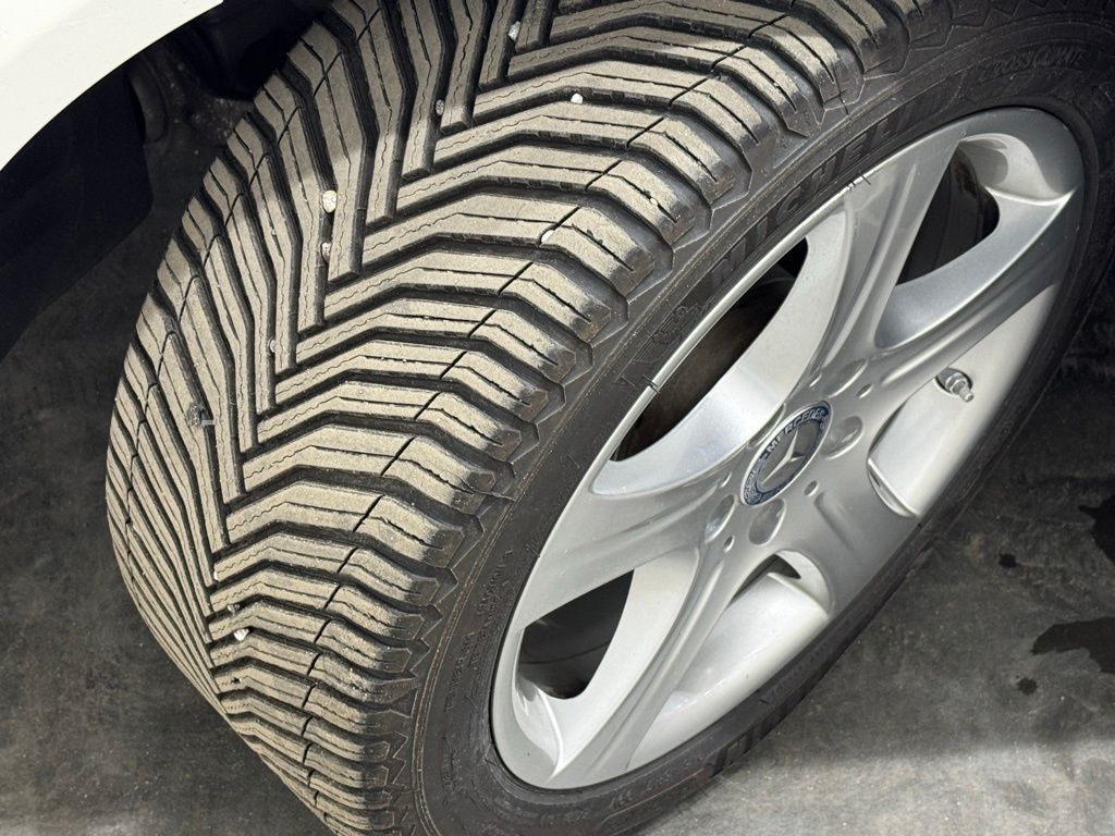 Vehicle image 36 of 39
