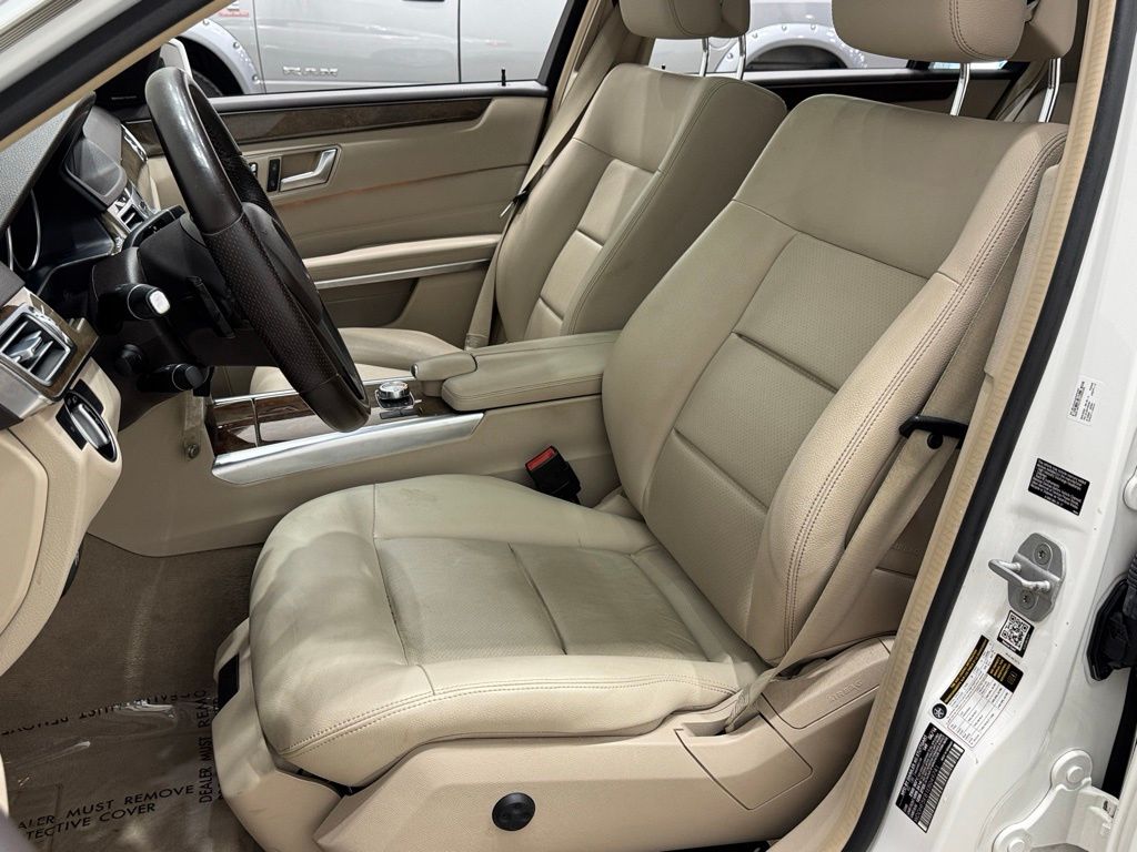 Vehicle image 11 of 39