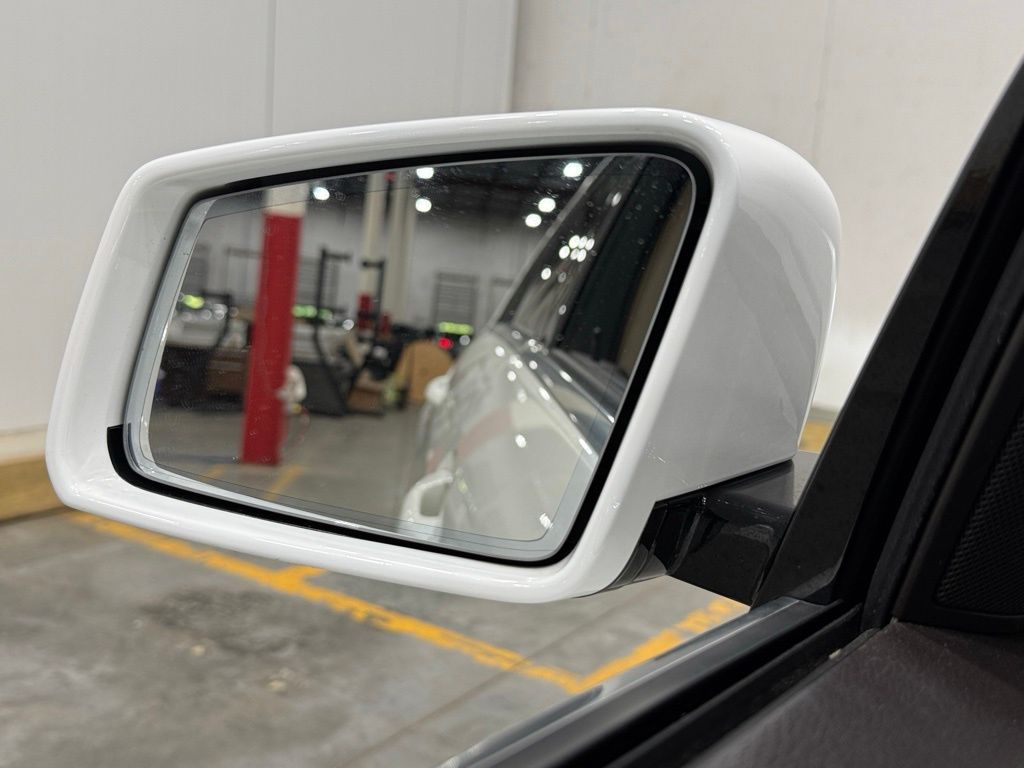 Vehicle image 34 of 39
