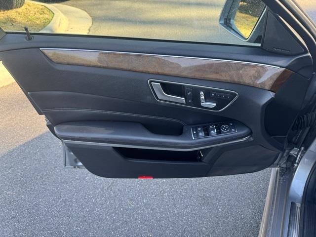 Vehicle image 16 of 41