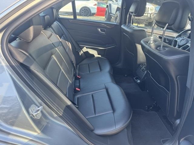Vehicle image 25 of 41