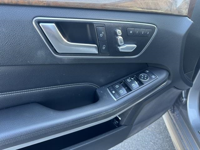 Vehicle image 17 of 41