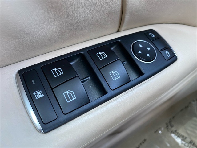 Vehicle image 34 of 41