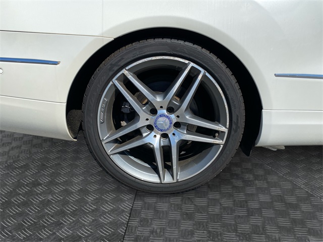 Vehicle image 14 of 41