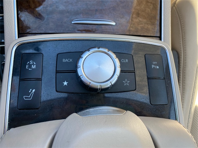 Vehicle image 40 of 41