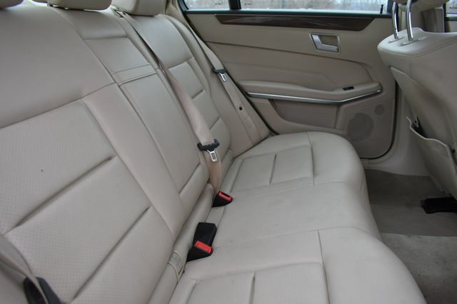 Vehicle image 14 of 31